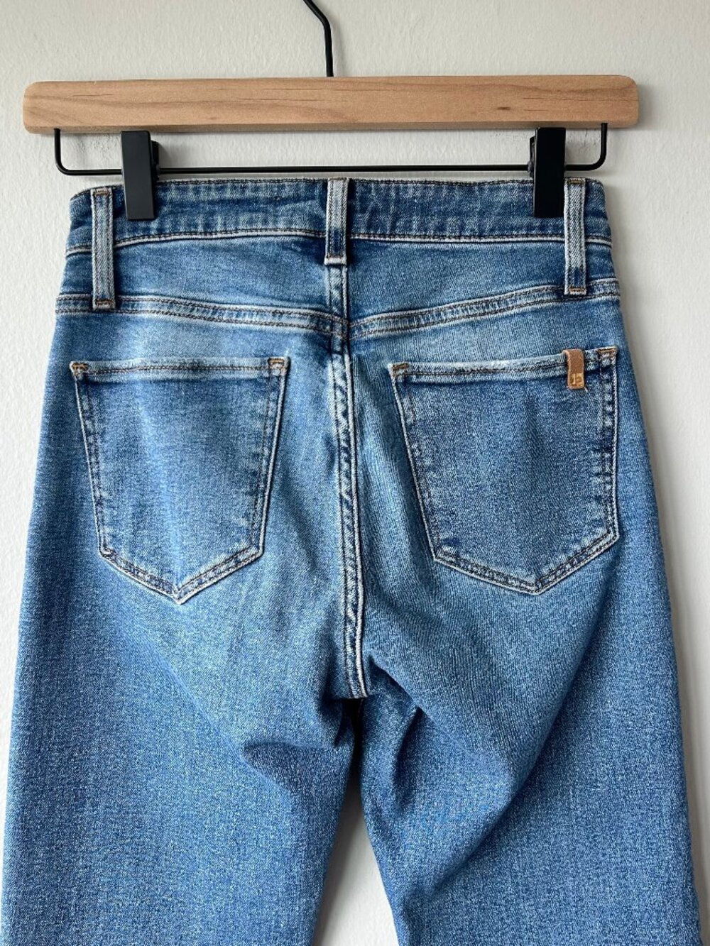 Joe's Jeans The Callie High Rise Cropped Bootcut Jeans Size 24 Medium Wash - Picture 7 of 13